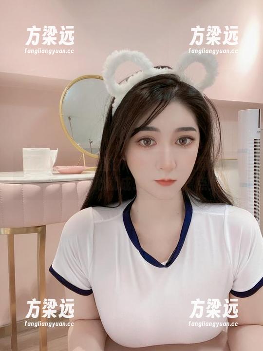 微密圈 - 教室里的120斤的小王同学原图：一不小心就成了全校的焦点！
