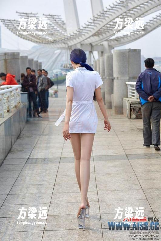 如果全套图集能说话，爱丝的幸福老人会聊些什么？