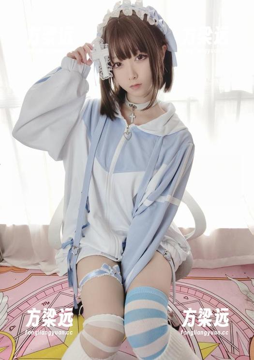Asagiriai 作品分享:Asagiriai的常服自拍,让你尝试一下新旧搭配的潜力!