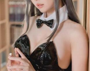 在线看ElyEE子，GinkgoHakama又上新图了，别不说，这袍子真能把人萌晕。。。