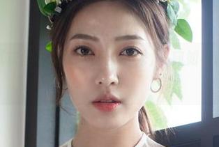 精选：细腻灰丝下的G.su(全智秀)，宛如平静湖面下的暗流