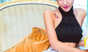 GIRLT果团网 – little贝壳喵的体操服，真让人想到谁小时候的体育课