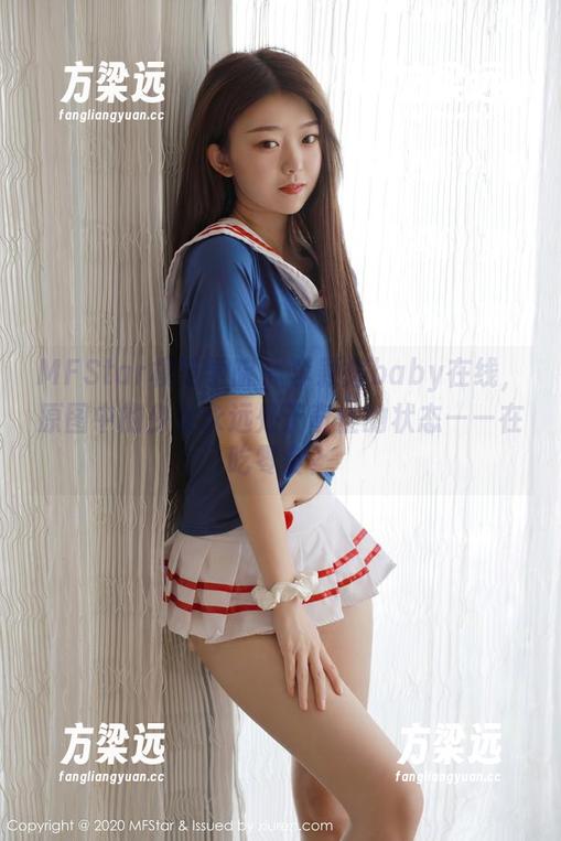 MFStar模范学院 - 李颖煊baby在线，原图中的少女永远处于奇怪的状态——在吃零食？