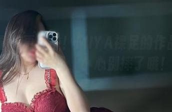 微密圈 – 更新啦！MIYA裸足的作品集——足下生风，小心别摔了哦！