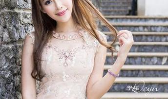 QingDouKe青豆客 – 美图中的汪佩妮Penny，吊带比八点钟的白开水还清透