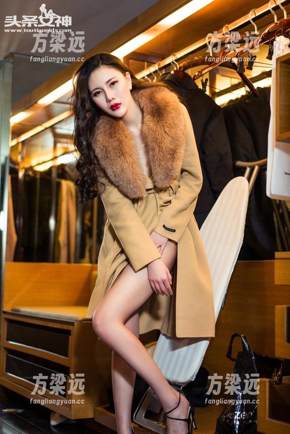 TouTiao头条女神-莫晓希 TouTiao头条女神 - 说走就走!莫晓希的美腿妖姬,最新合集带你扑进腿的海洋