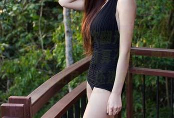 TuiGirl推女郎 – 每次翻开艾栗栗的黑白合集，我都在想，黑白算不算一种平静，其实它比色彩还迷幻啊。