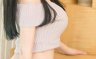 UGirls尤果网 – 奶茶Emily在高清图包里的礼服，不愧是个时髦小姐