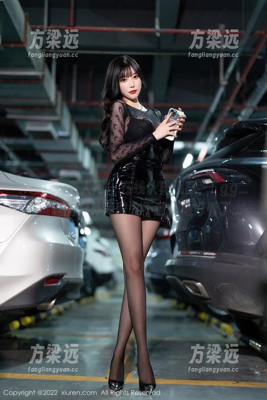Xiuren秀人网 - 在线认真观察，Egg_尤妮丝的户外美图太不意外地好看了...