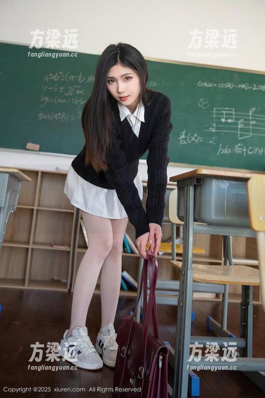 Xiuren秀人网-Elise谭晓彤 Xiuren秀人网 - 动静皆宜的内衣写真,Elise谭晓彤的照片有种你想多看一眼的魔力啊!