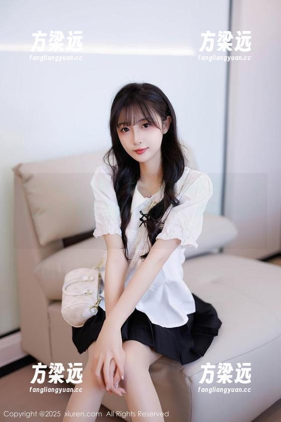 Xiuren秀人网-会飞的小虎牙 Xiuren秀人网 - 留给你们的小福利,会飞的小虎牙的美腿原图分享,谁敢不来领?