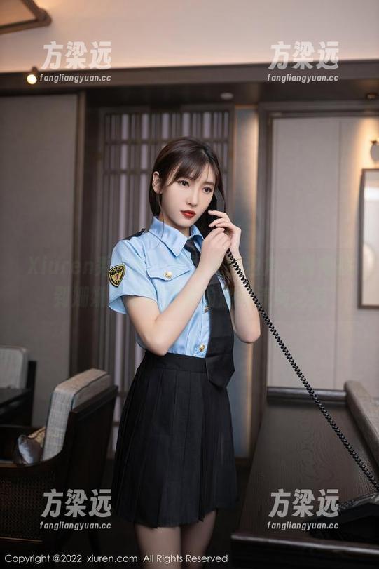Xiuren秀人网 - 在图库的边角，慢慢找到姗姗就打奥特曼瑜伽的流畅之美