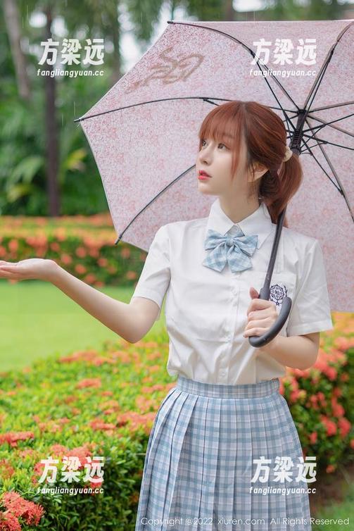 Xiuren秀人网 - 小纯子旅拍更新：图包中的每一张都是一部“悬疑大片”，懂的人看得懂…吧？