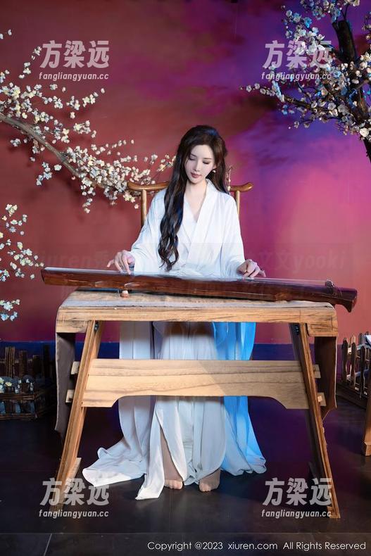 Xiuren秀人网 - 图片里，林文文yooki的透明感像是透明胶带粘住我了