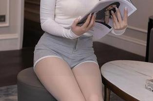 Xiuren秀人网 – 果果Nikki婚纱私房遭遇：风吹得我想偷偷捂脸！