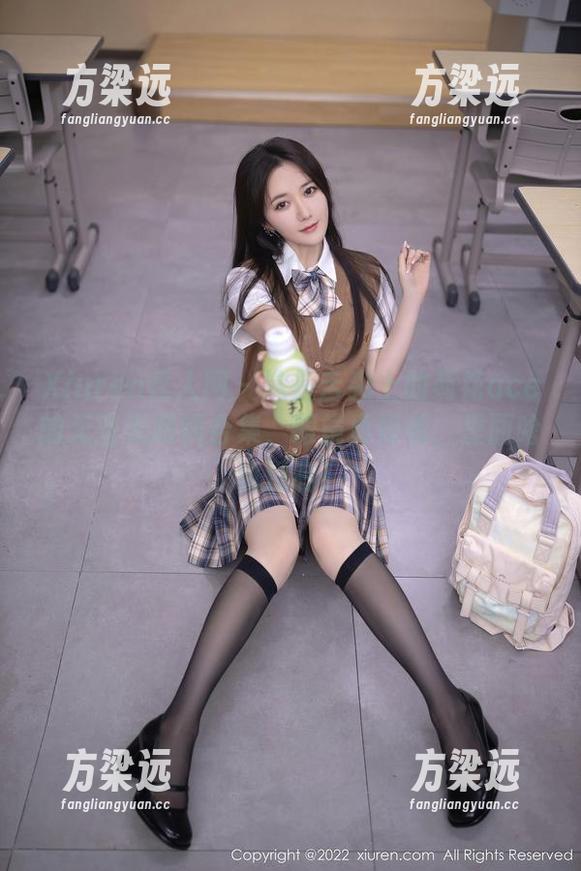 Xiuren秀人网 - 这是舌尖上的菊花ace的无圣光眼镜合集，眼镜真好看，里面啥也没有！