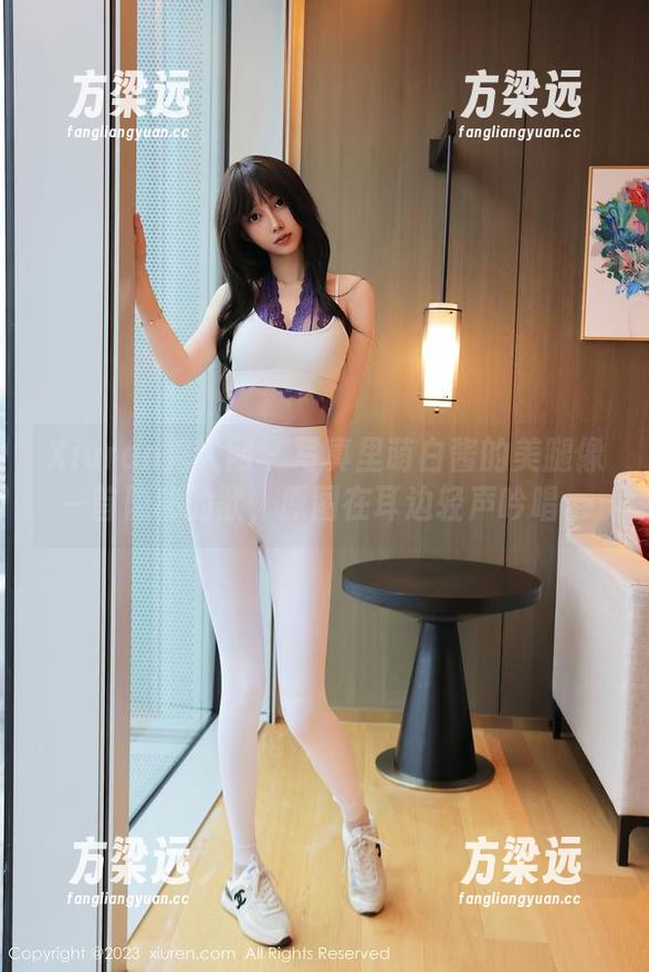 Xiuren秀人网 - 写真里萌白酱的美腿像一首隐秘的歌，原图在耳边轻声吟唱。