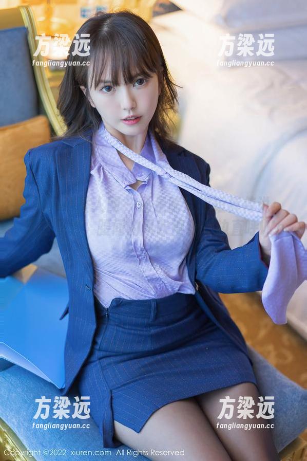 Xiuren秀人网 - 还是陈梵妮短裤传说：精选图包，腰间的风吹得我耳边直呼Wow！