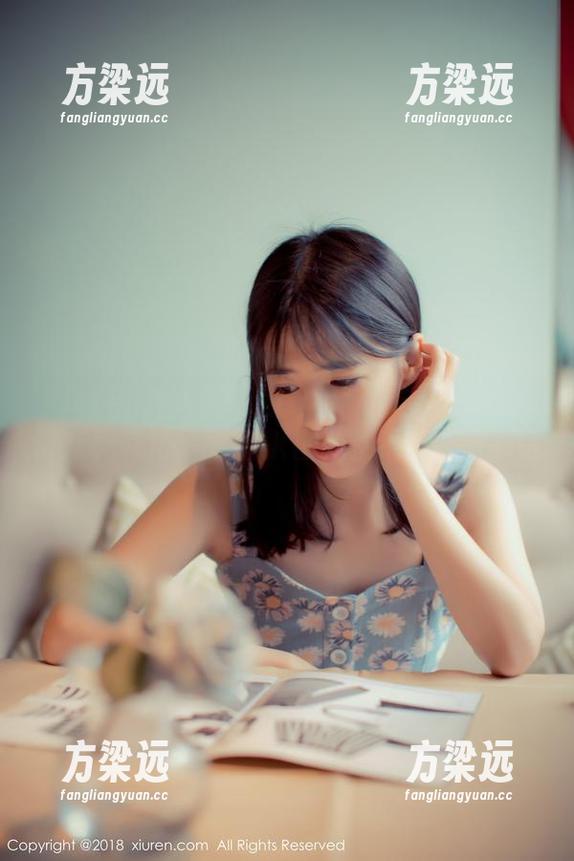 Xiuren秀人网 - 看这里！麻吉小兔子又带新玩意儿，最新JK图库直通你的小心脏