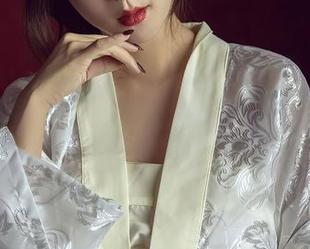 YouMi尤蜜荟 – 这是啥？娜依灵儿和奶牛的合辑，完全不在一个频道的高清原图！