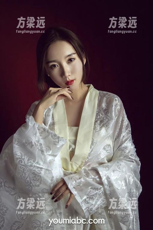 YouMi尤蜜荟-娜依灵儿 YouMi尤蜜荟 - 这是啥?娜依灵儿和奶牛的合辑,完全不在一个频道的高清原图!