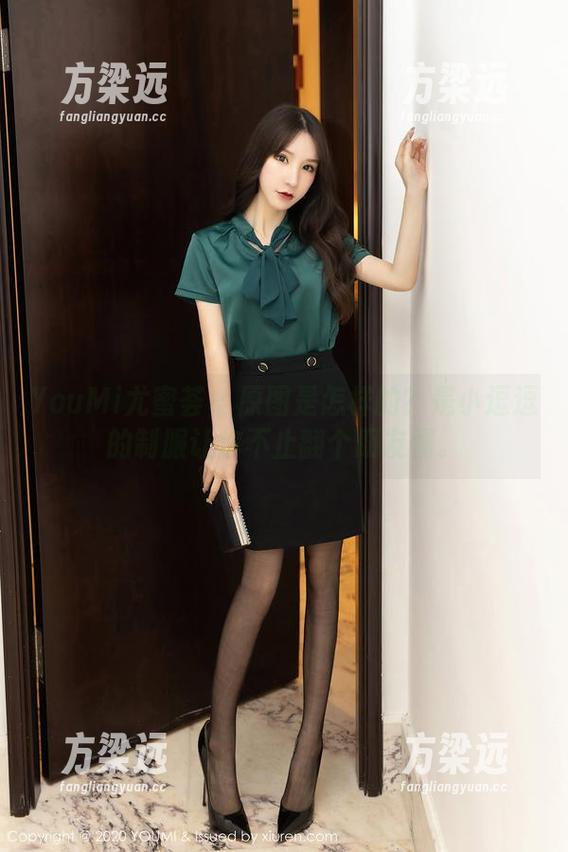YouMi尤蜜荟 - 原图是怎样的？是小逗逗的制服让你不止翻个朋友圈。