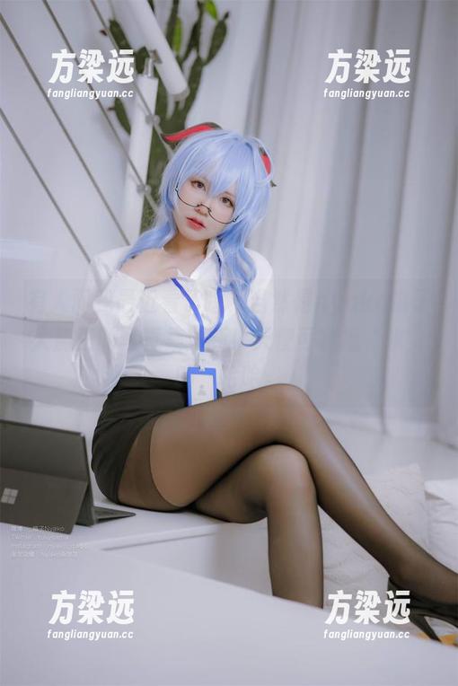 有人问我最近看了啥，当然是nyako喵子大魔王的写真集更新！天使可真挺“水”的，哈哈。