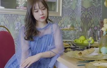 丽柜 – 办公室高清写真，婷婷一秒化身办公室里的“风景线”