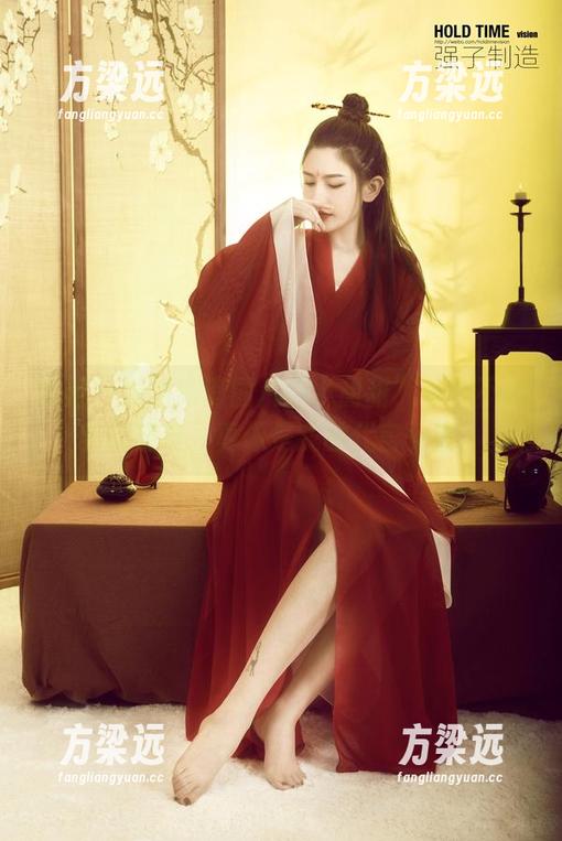 丽柜 - 这组高清图片让“甜甜”有种不真实的感觉，真像是我的代言女友。