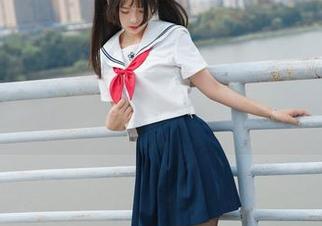 难得一见，兔玩映画私拍的短裤灰色丝袜，适合热恋前后的一切吧！