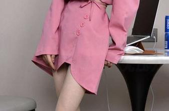 初夏女神 – 玩转吊带：柒柒的作品集分享，轻松又随意，毫无压力