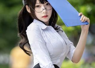 坏露露香宝的图库探索，制服课室的另一种可能！