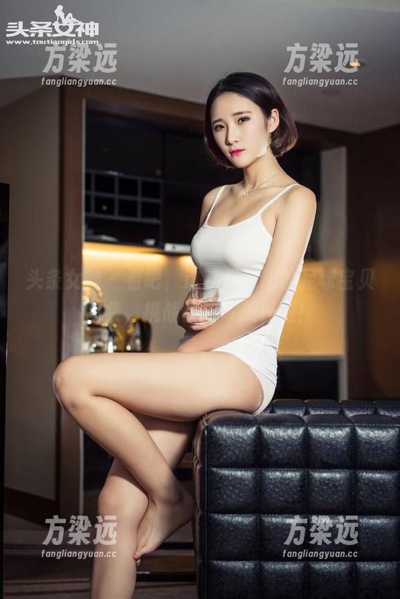 头条女神 - 看吧，这就是易阳的足球宝贝图集，挑战你的审美极限！