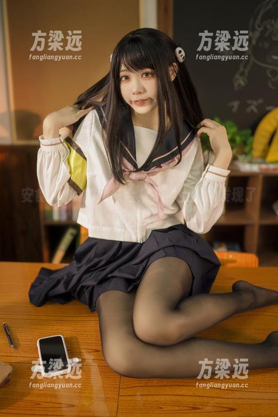 安食Ajiki的网袜合集，穿上就像发现了新大陆。