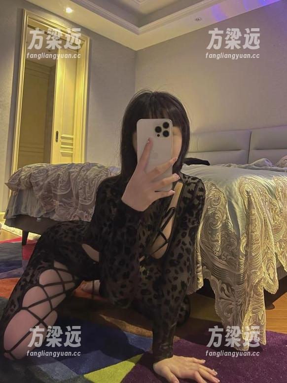 微密圈 - 一丝不苟的俏皮，宋昱欣蕾丝定制图集等你来玩玩！
