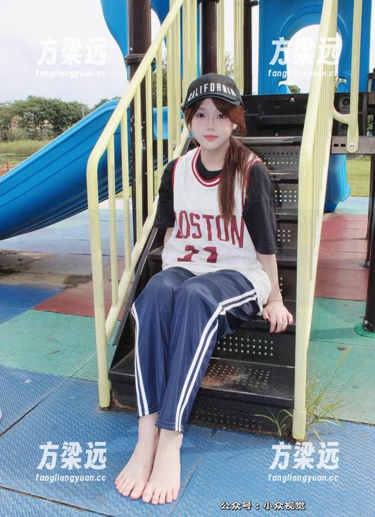 小众视觉 - 蓉蓉姐姐的写真：看我从婴儿肥到少女心的蜕变，分享你的惊呆表情吧！