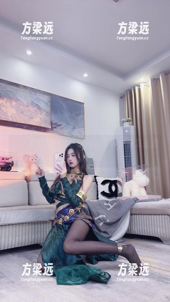 小小奶瓶儿的白色蕾丝，写真资源怎么没见过？