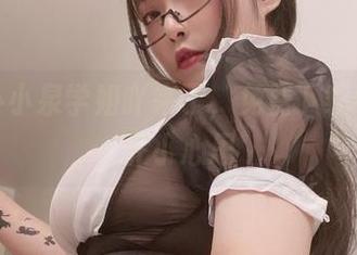 透明女仆小泉学姐吖来了，免费下载中透着些许小心思
