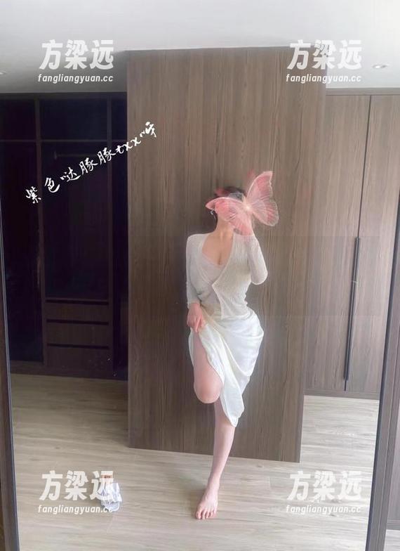 微密圈 - 看小芯酱的JK写真，怪不得我最近失睡，梦里全是她的套图！