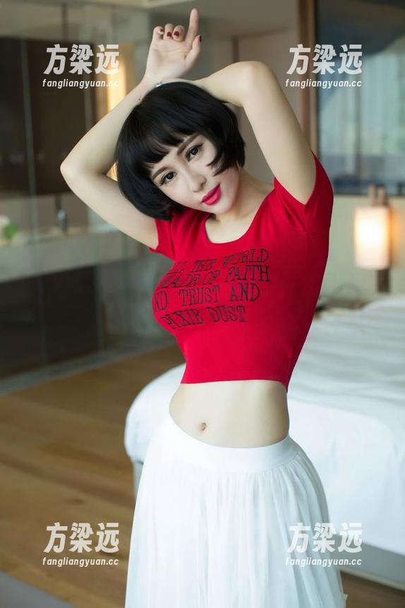 尤果网 - 霓梓心的图集分享，有点让人窒息的女孩啊