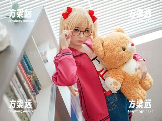 幼水铃衣的私房写真，油亮到竟让我分不清是人还是镜子！