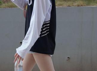 异思趣向 – 看小婕在红色针织裙（下）里的私房日常，这可是逆天日常啊！
