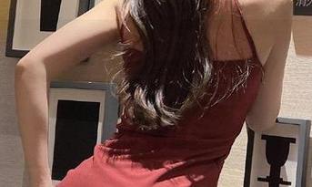 微密圈 – 原图登场，徐莉芝Booty用枣红裙搭配黑丝，不得不说，这更新让我眼睛都亮了！