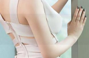 推女神 – 美足系列，原图资源里的Luvian本能连走路都偷偷在撒娇