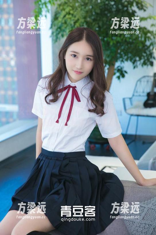 推女神 - 福利+白衬衫=梦娜Vanessa的欢乐颂？这反差真有意思。