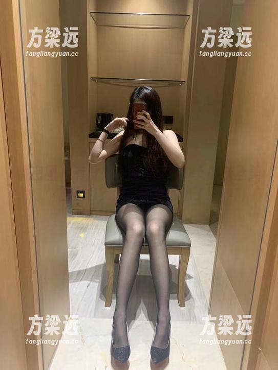 微密圈 - 有没有人期待提袜少女的灰丝美图图包？我已经提前跪了！