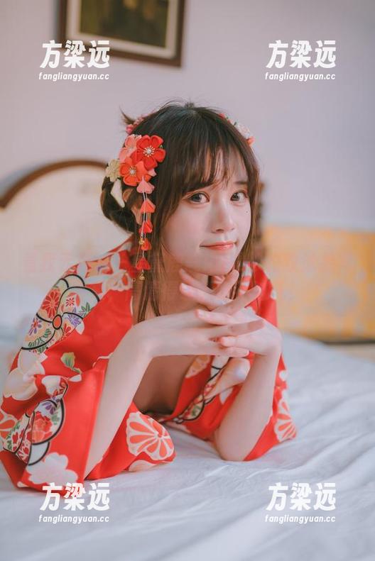 看我云游——星黛鹿鹿i的罩纱豹纹泳装写真集，高清得让人喘不过气！