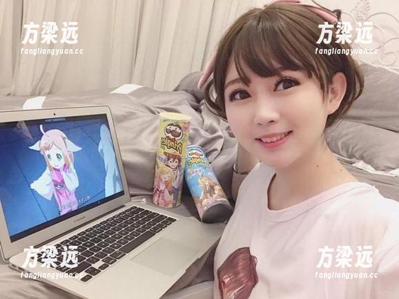 是依酱呀 旅拍特辑——在线目睹“是依酱呀”一秒变身人形立牌!