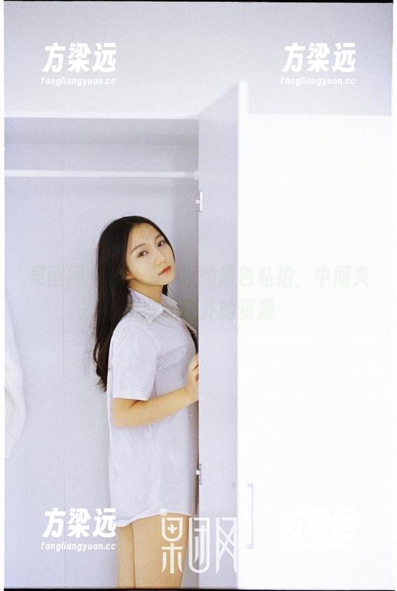 果团网 - 走入龚玥菲的黑色私拍，中间夹杂些许意外的资源