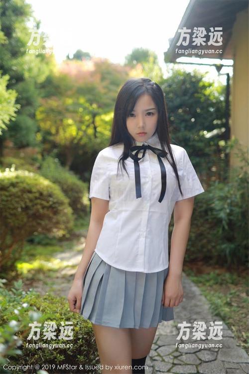 模范学院-徐微微mia 模范学院 - 高清女孩写真,徐微微mia的姿态不错,但她能hold住吗?